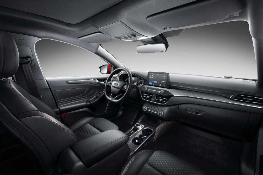 Интерьер Ford Focus ST-Line 2018 года  (CN) (фото 5 из 10)